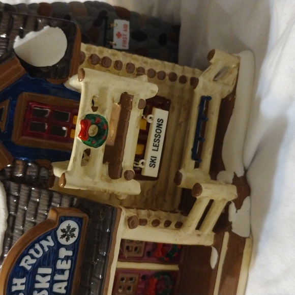 Vintage Birch Run Ski Chalet Original Snow Village - Picture 11 of 17